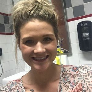 Meet your Posher, Nicole